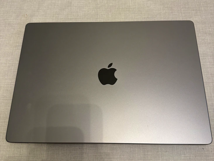 Macbook pro m1 pro 16 inch 1 tb/ 16 gb tommer til leie