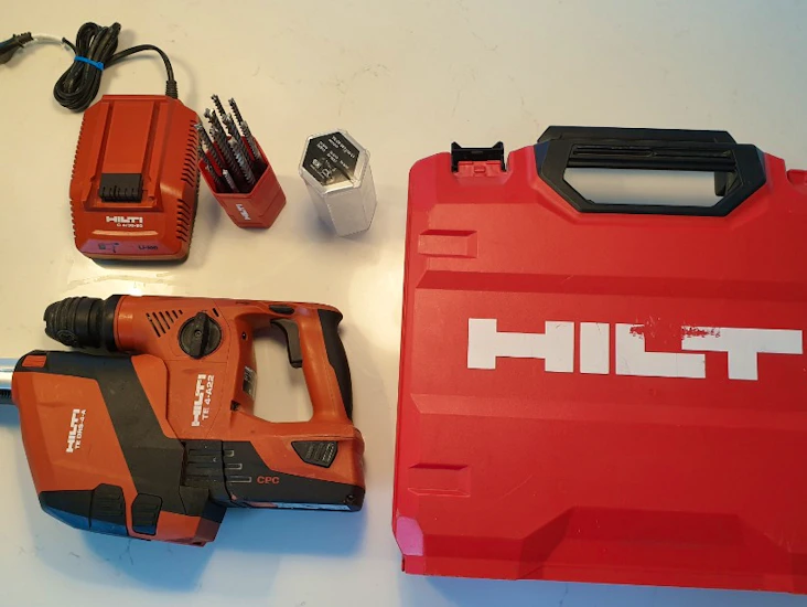 Borrhammare med dammsugare (hilti te 4-a22)