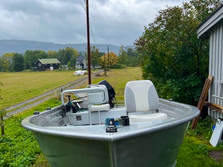 Aluminiumsbåt med 20hk