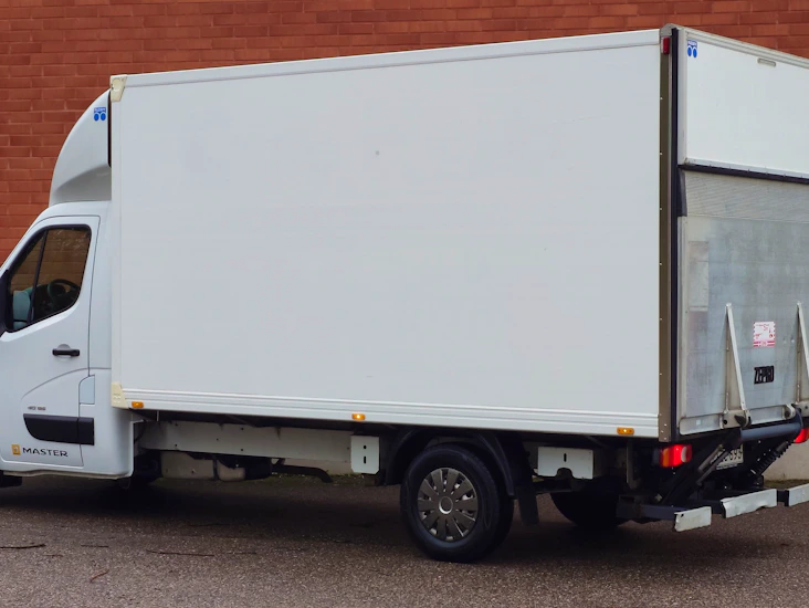 Renault master b-kortilla ajettava pullakoppiauto