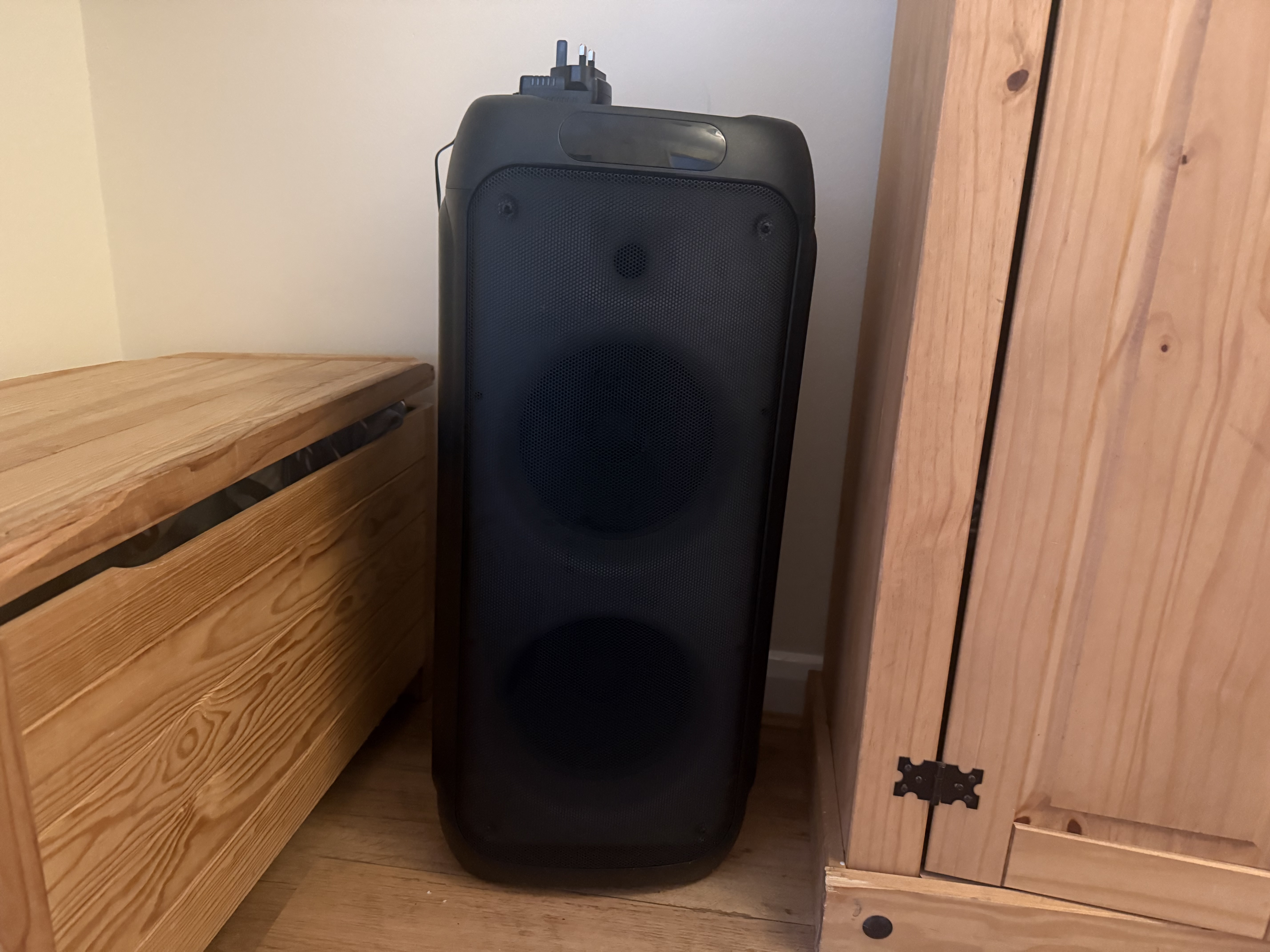 Bluetooth portable party speaker 