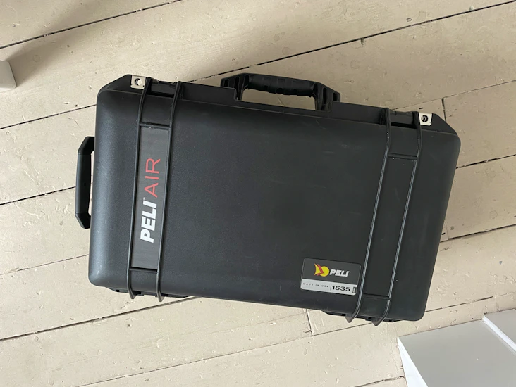 Pelicase air 1535 w/ dividers