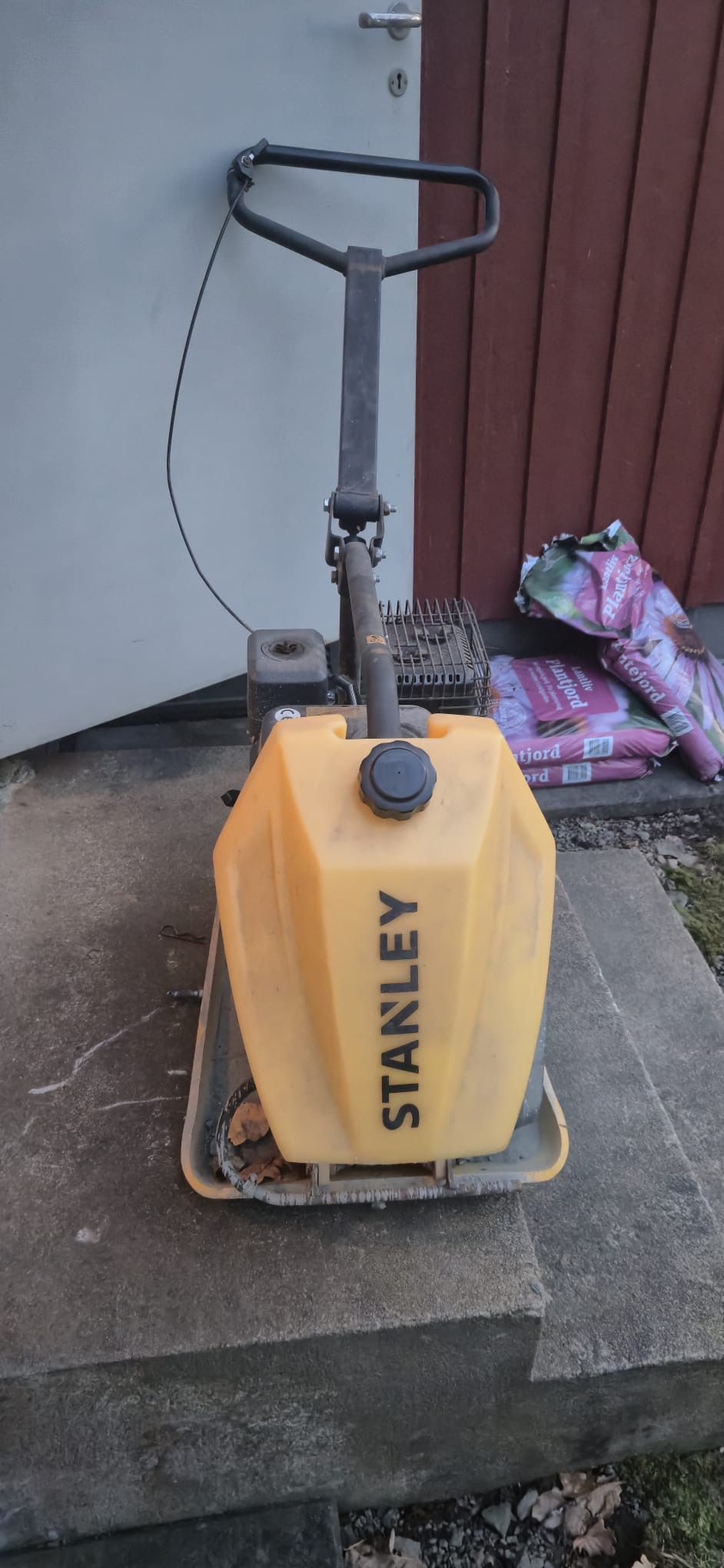 Stanley markvibrator 4,8kw