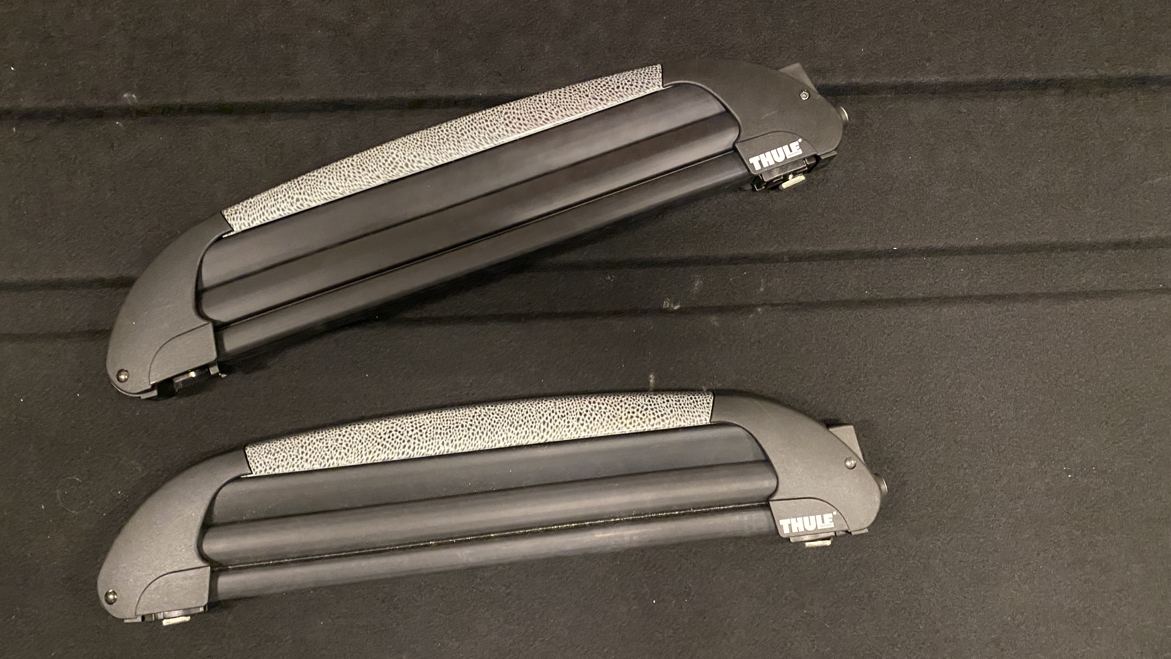 Thule snowboard- och skidhållare med t-track 