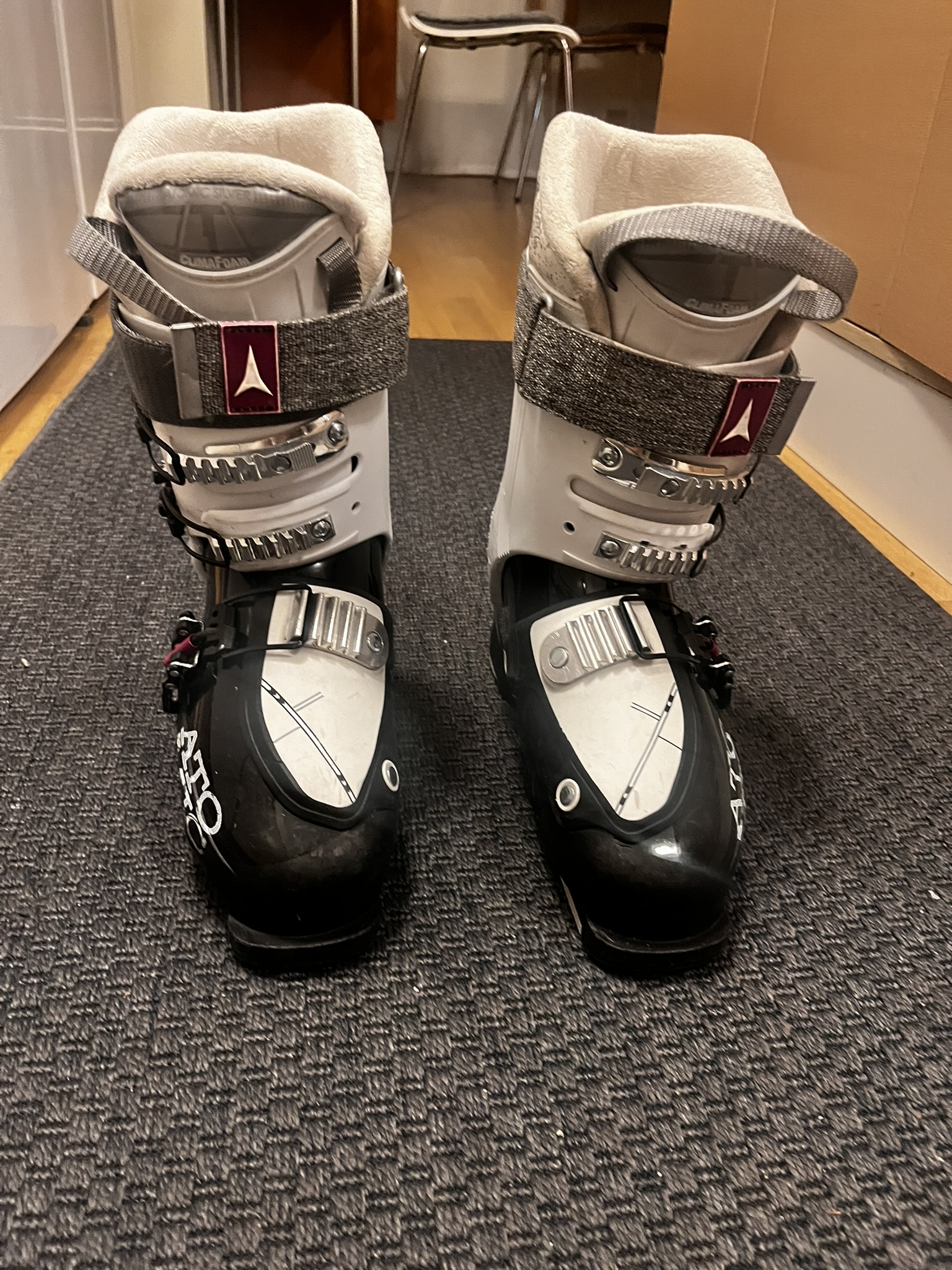 Atomic pjäxor 260-265 mm