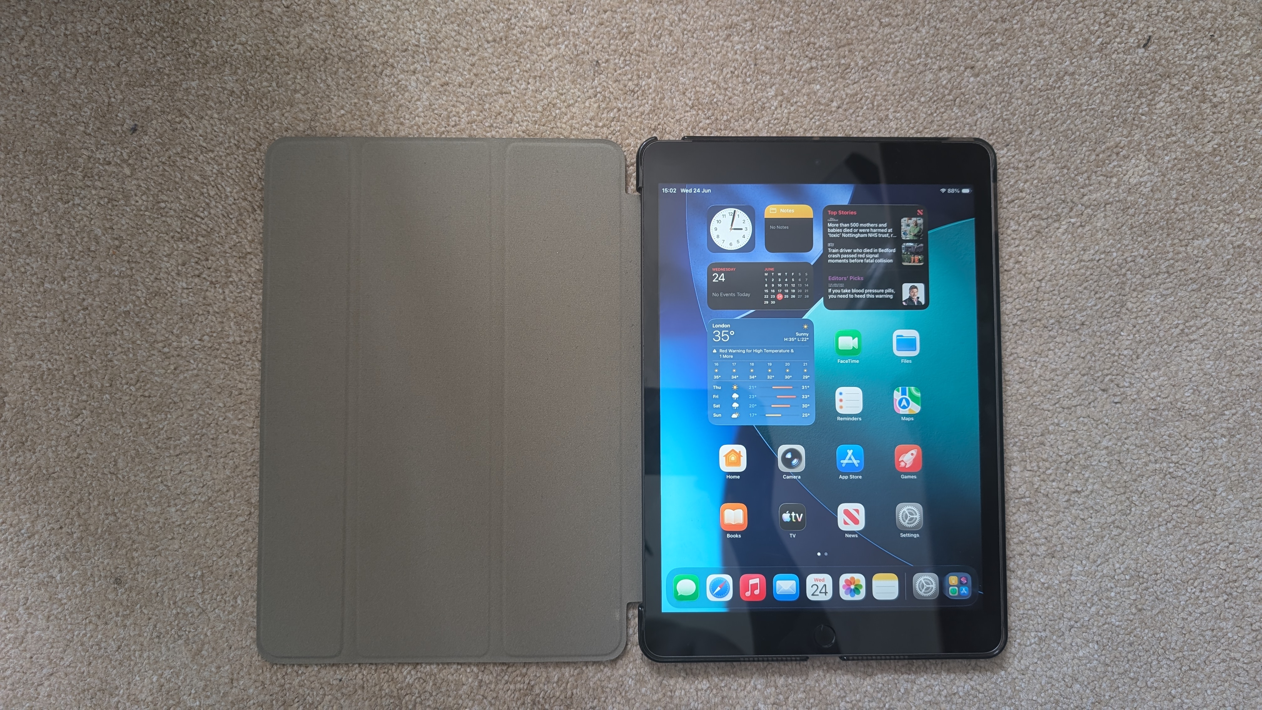  apple ipad 10.2" (2021) 9th gen 64 gb - wi-fi + 4g - space gray (wiped & ready for production/events)