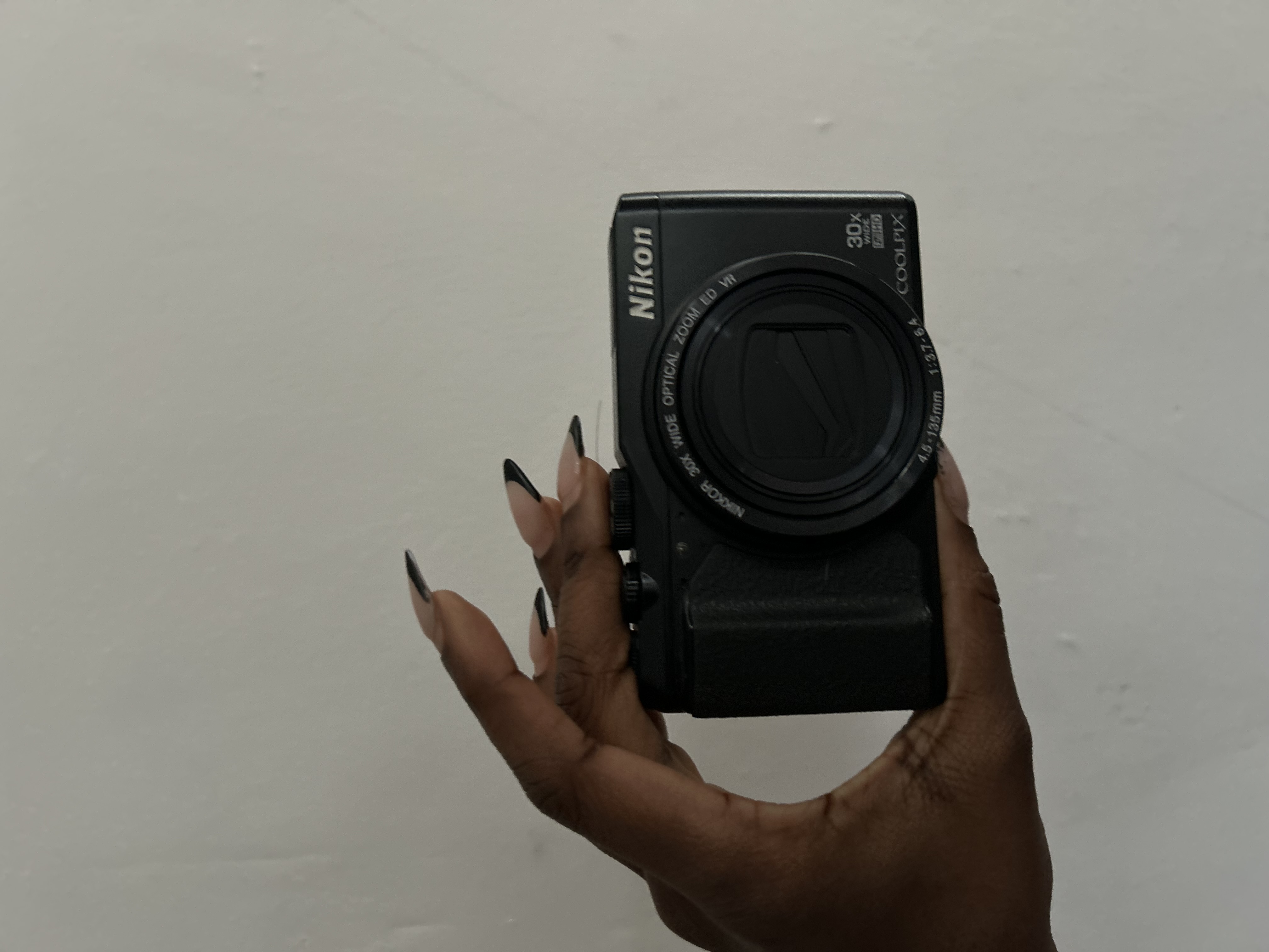 Nikon s9900