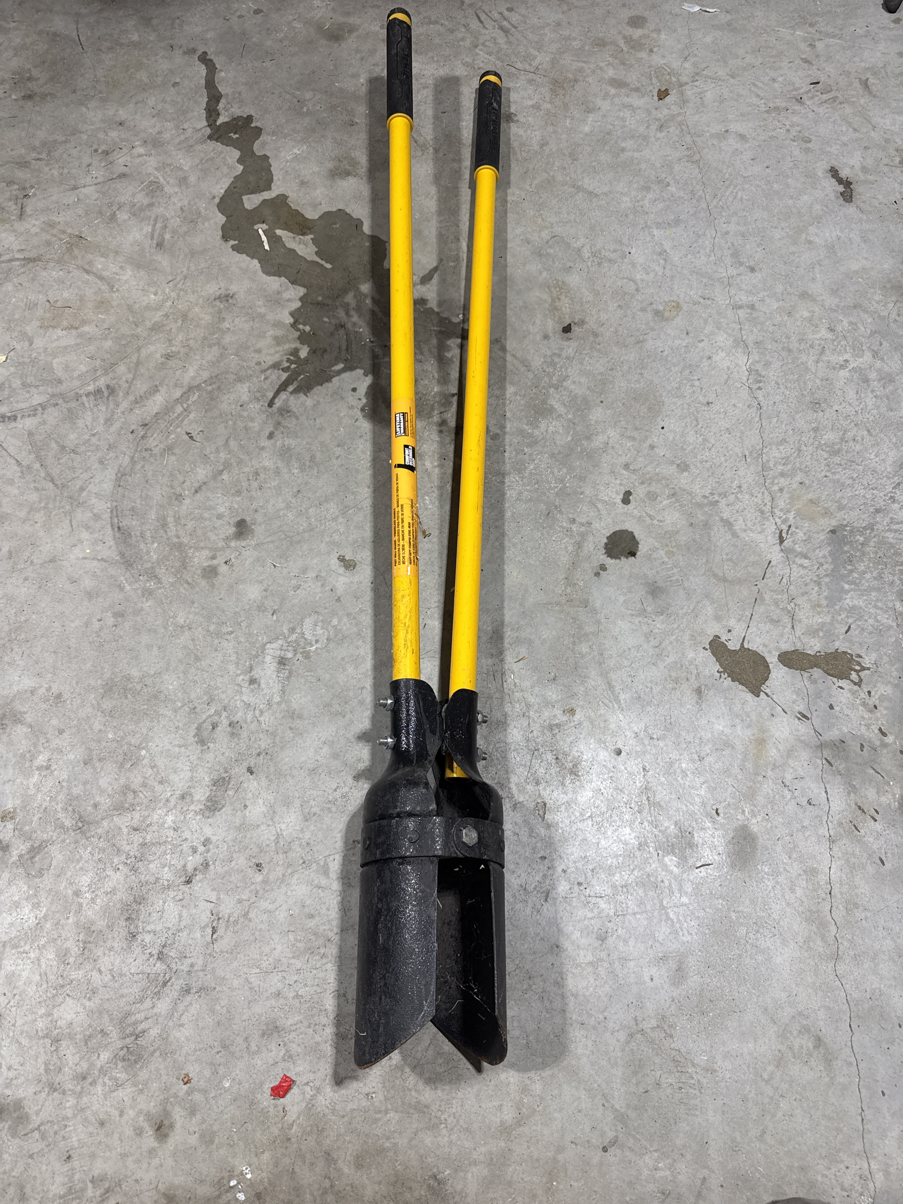 Post hole digger tool