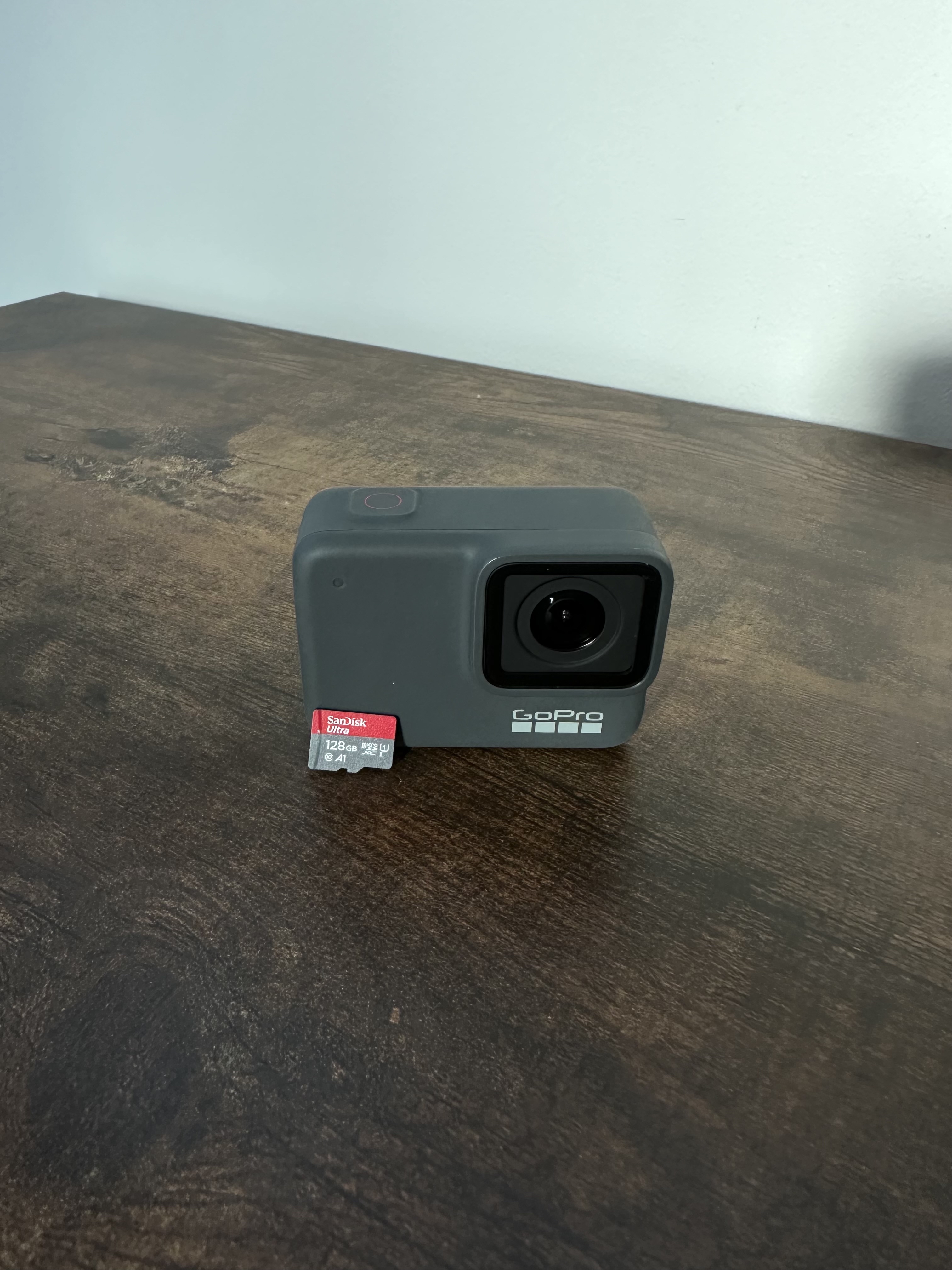 Gopro hero 7 silver with 128gb micro sd card