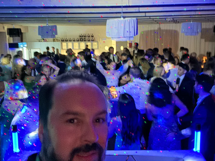 Partydj med ljud- & ljus!