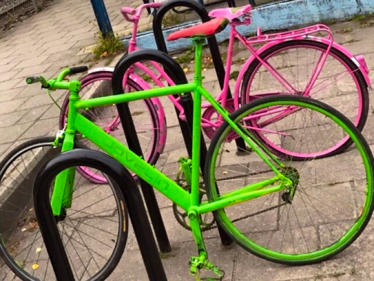 Spexig neongrön cykel