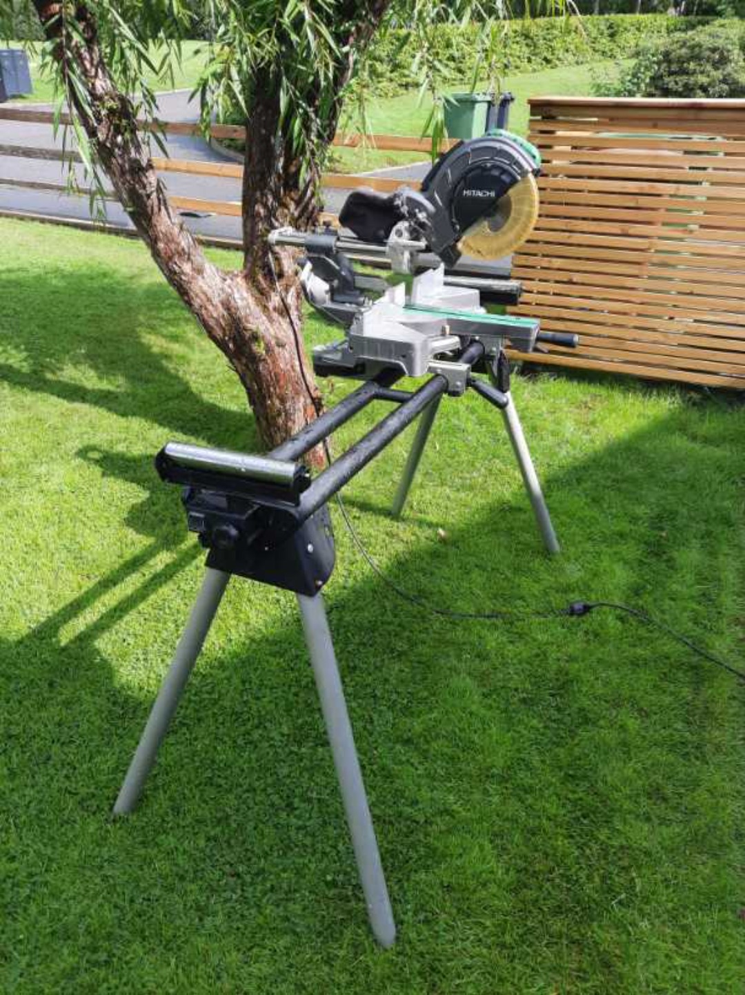 Hitachi kap och gersåg med stativ