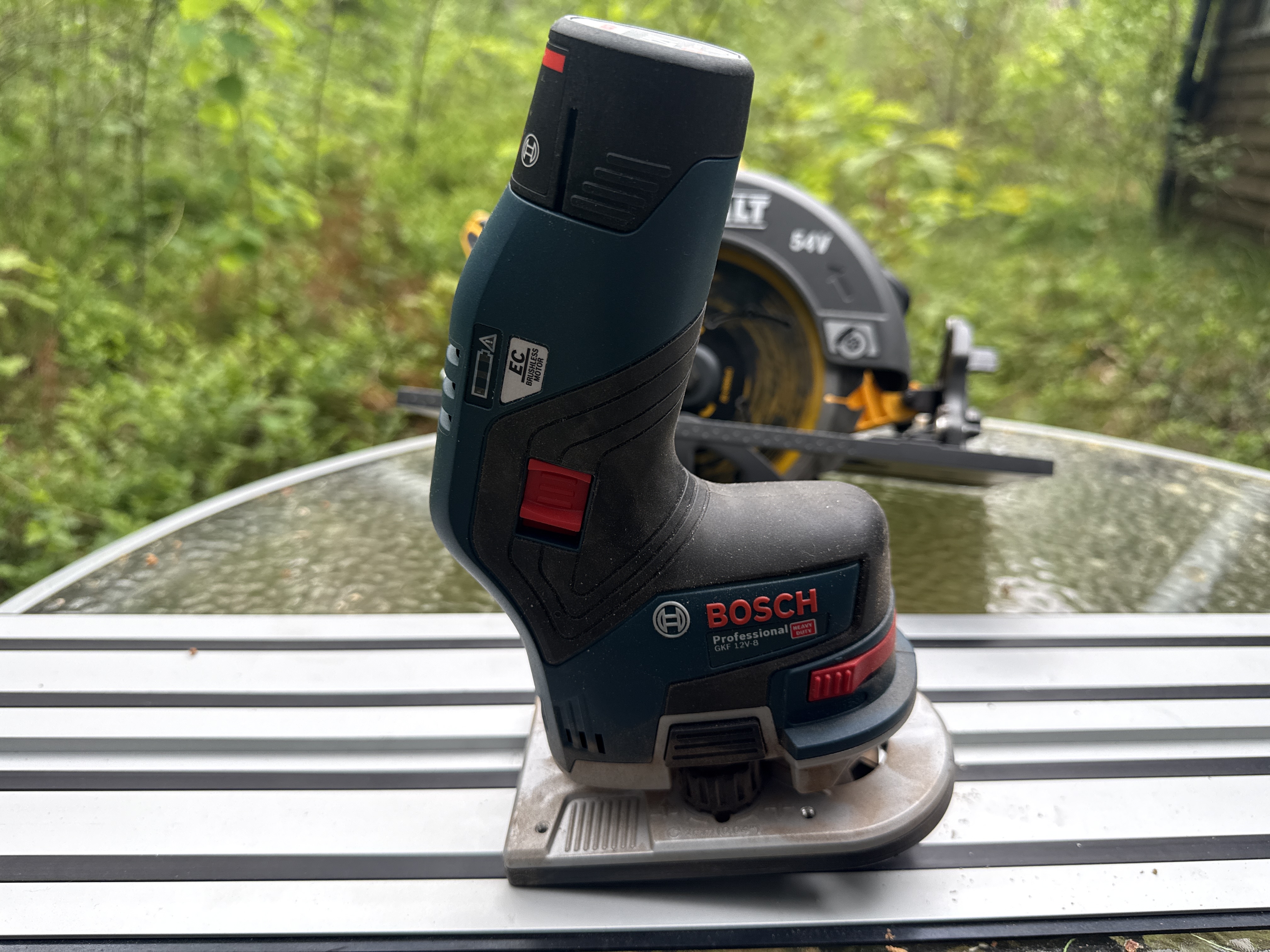 Bosch 12v handöverfräs för precisionsjobb för klena män. 