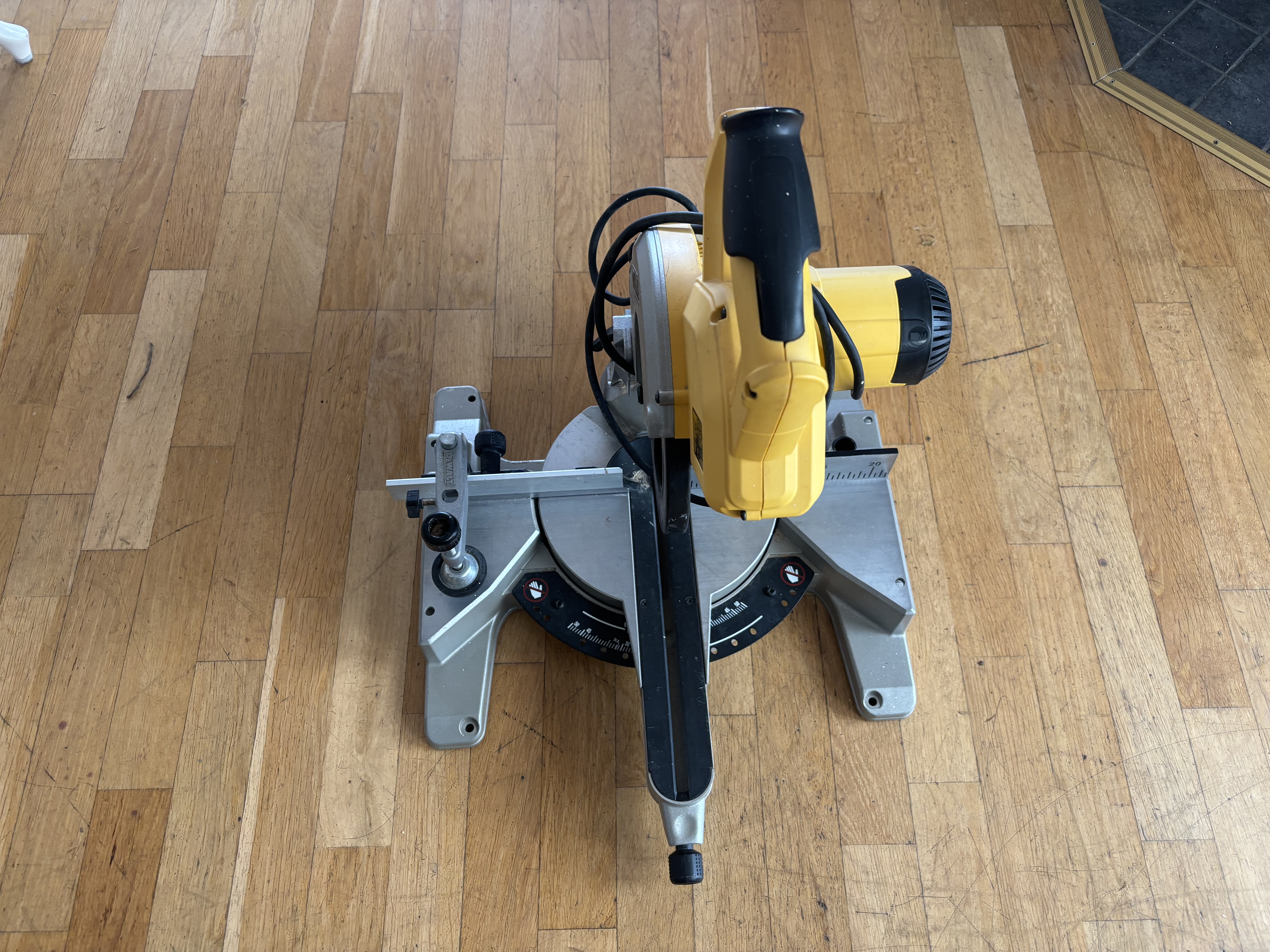 Dewalt dw770