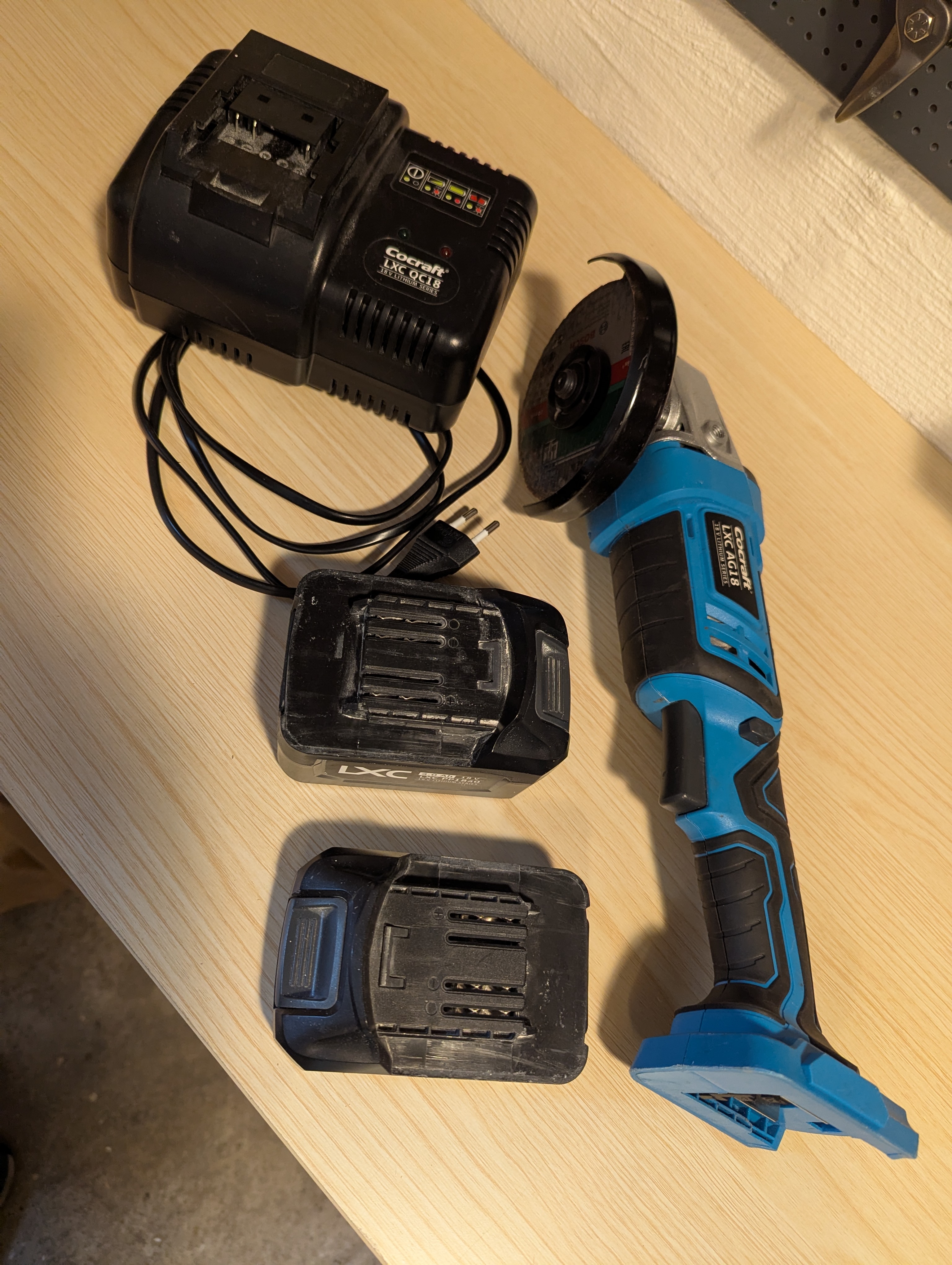 Vinkelslip med extra batteri 