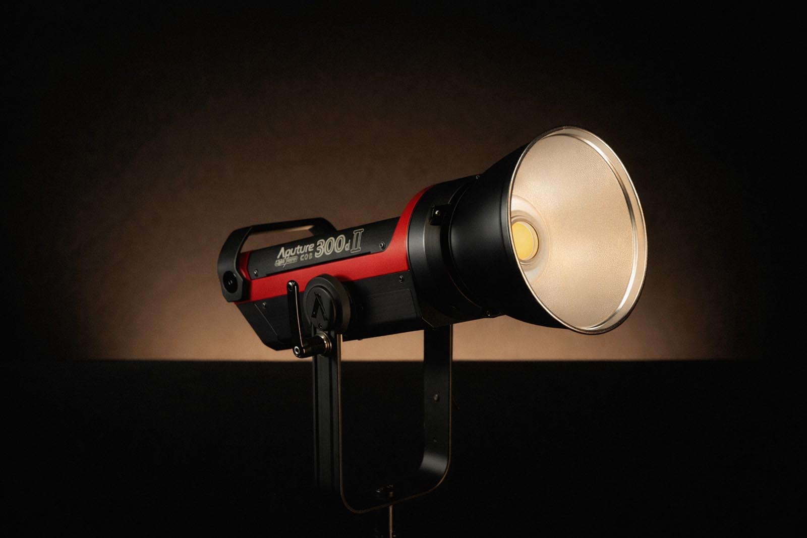 Aputure ls 300d mkii led video light