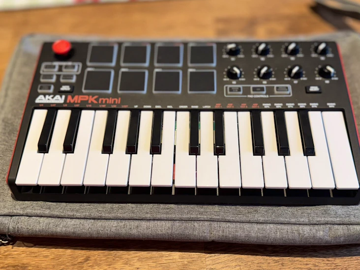Akai professional mpk mini mkii 25-key portable usb midi key