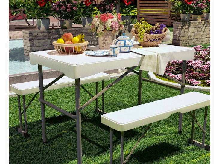 2 folding tables & 8 folding benches