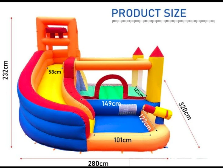 Hoppborg med vattenrutschkana