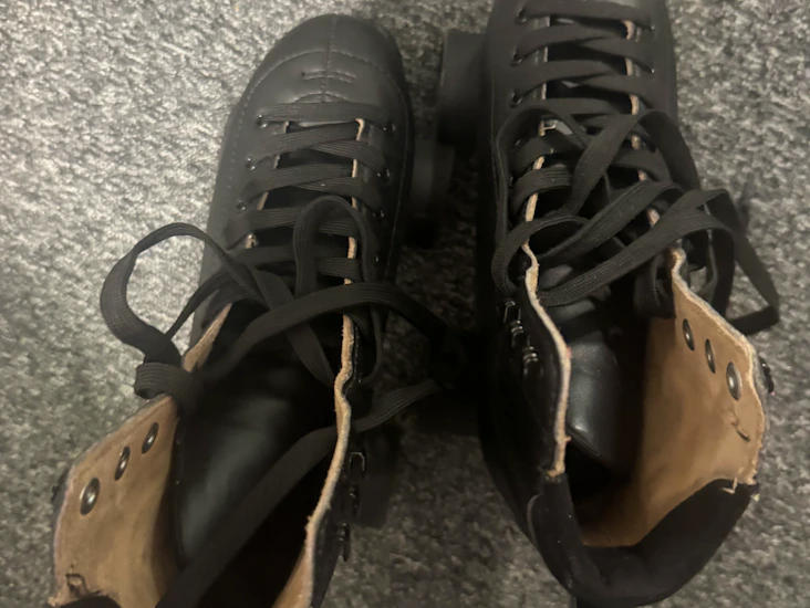 Black quad skates