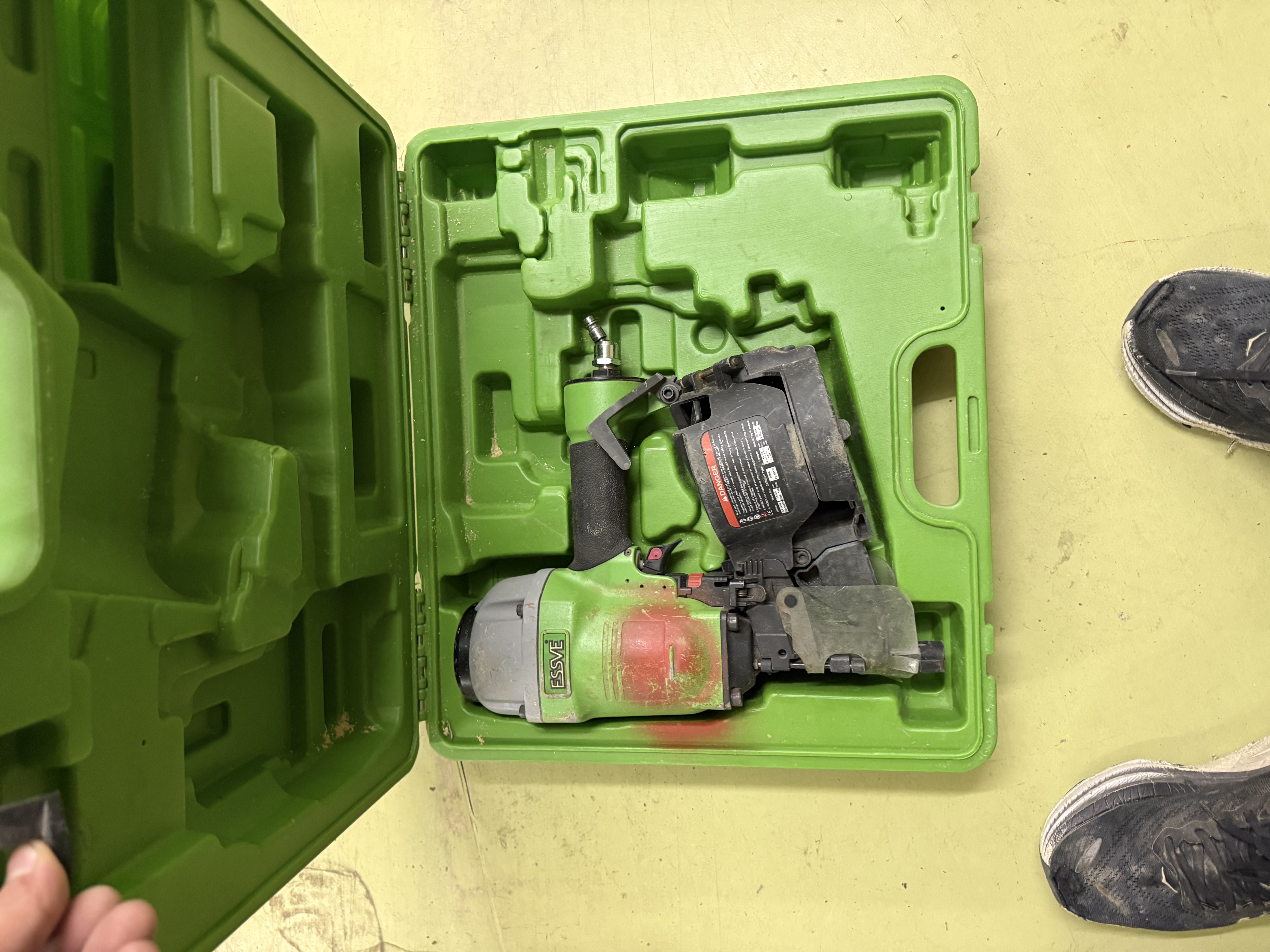 Essve spikerpistol leies ut