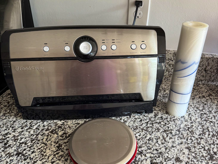 Food saver vacuum sealer