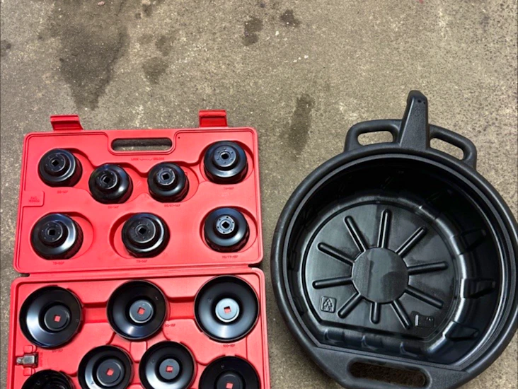 Oil filter wrench set