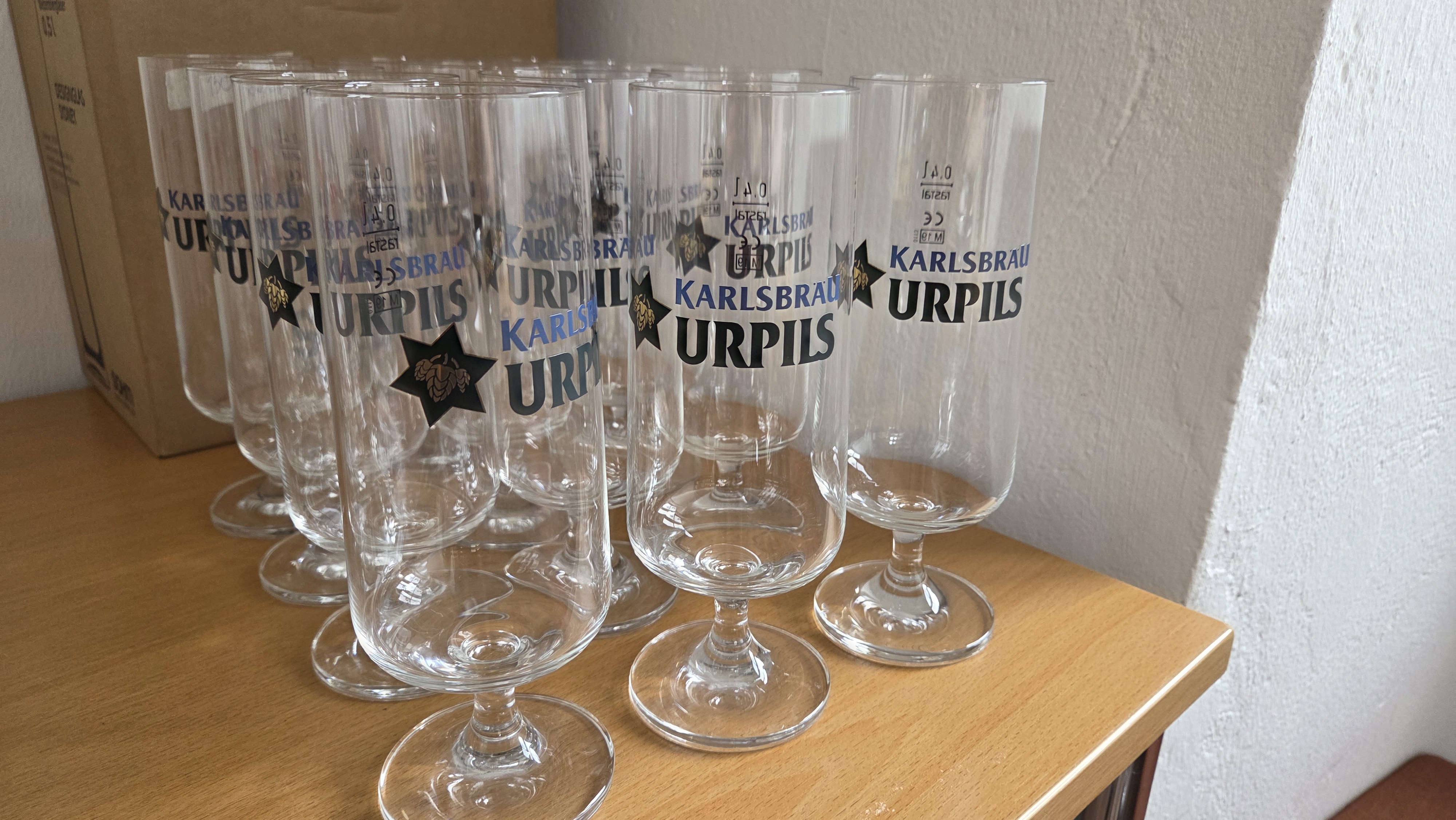 Ölglas på fot