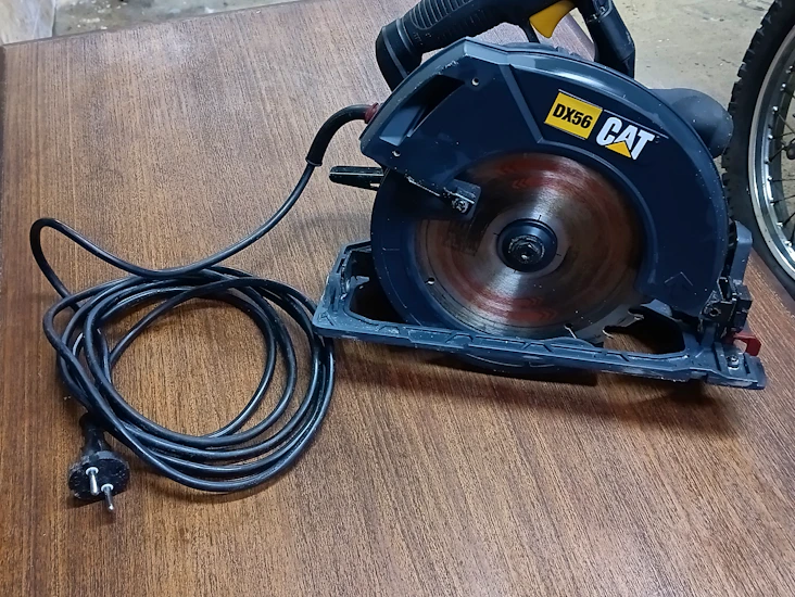 Cirkelsåg 220w cat