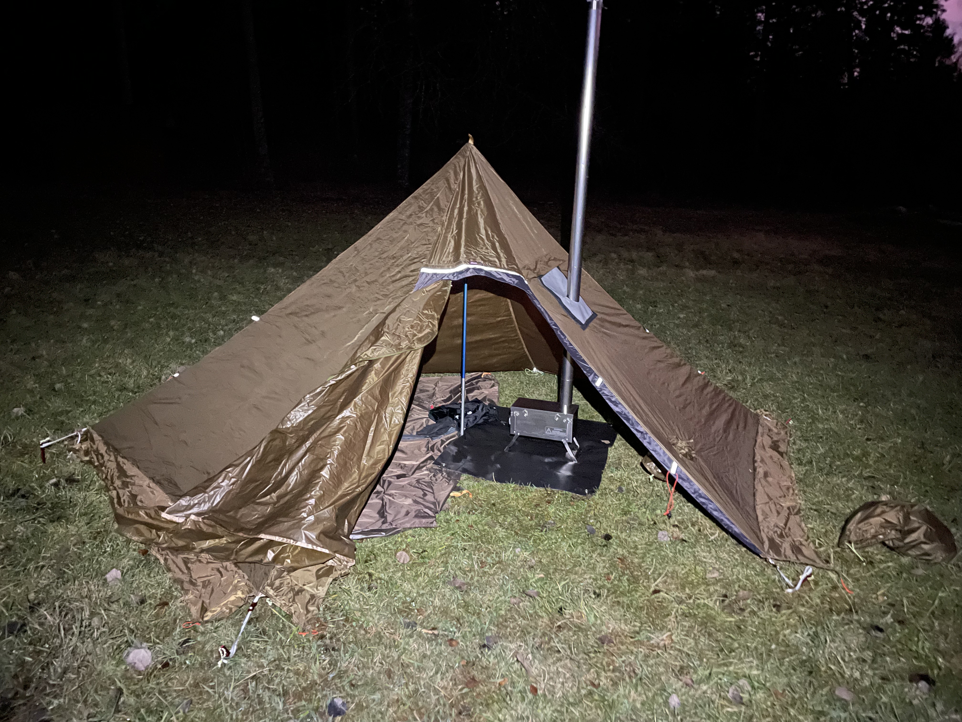 Tältkåta med kamin