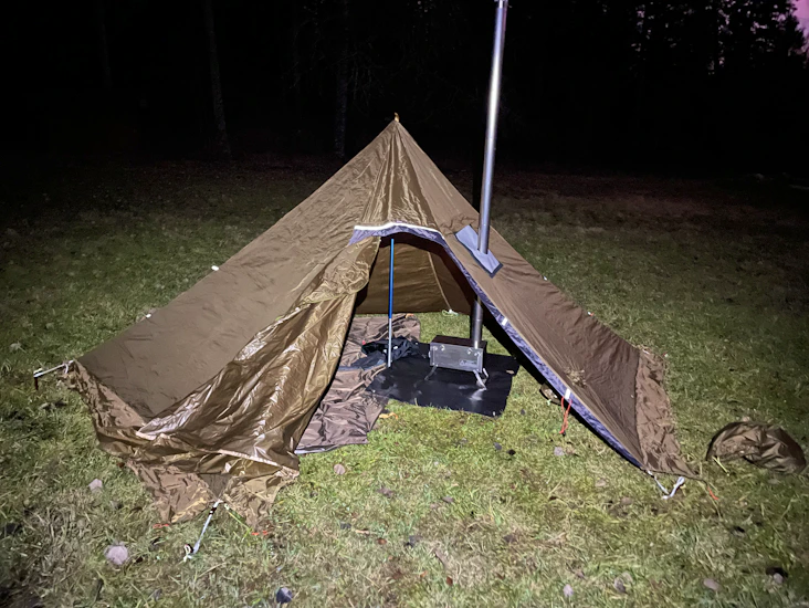 Tältkåta med kamin