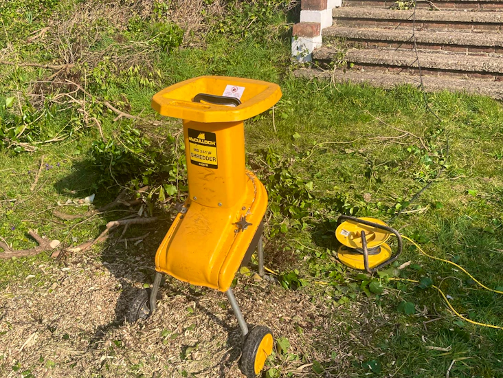 Light duty garden shredder
