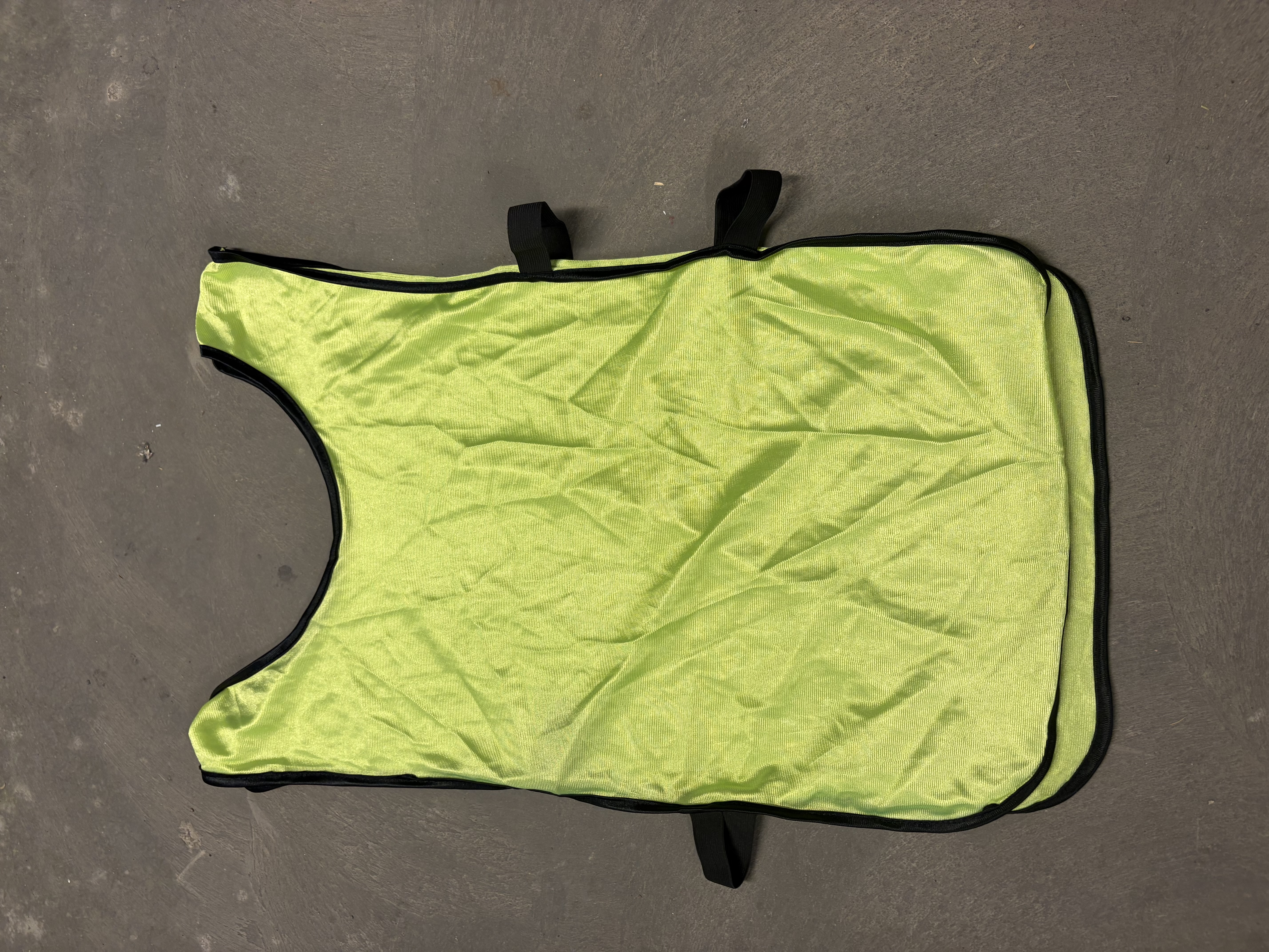 Basic treningsvest med strikk – 16 stk