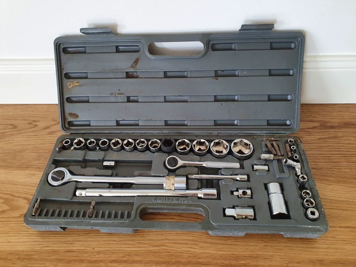 Hylsnycklar fasta nycklar + massa verktyg!