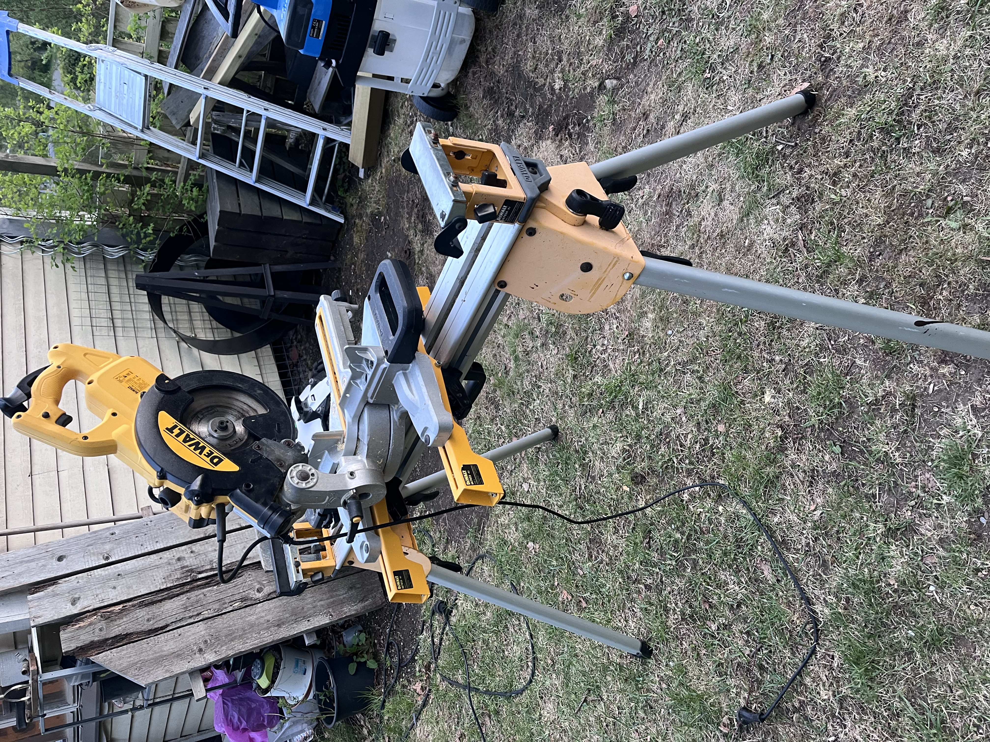 Dewalt kap- & gersåg med stativ