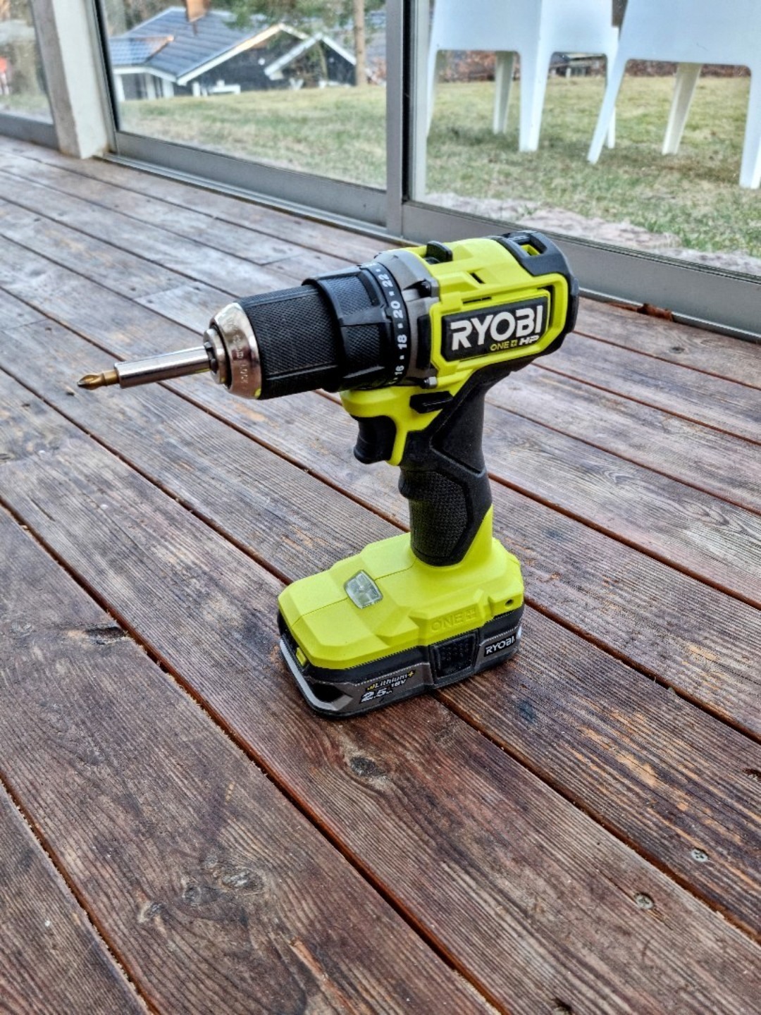 Ryobi borrmaskin m. led lampa