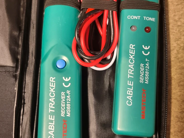 Kabelsøker til robotgressklipper og elektrokabler