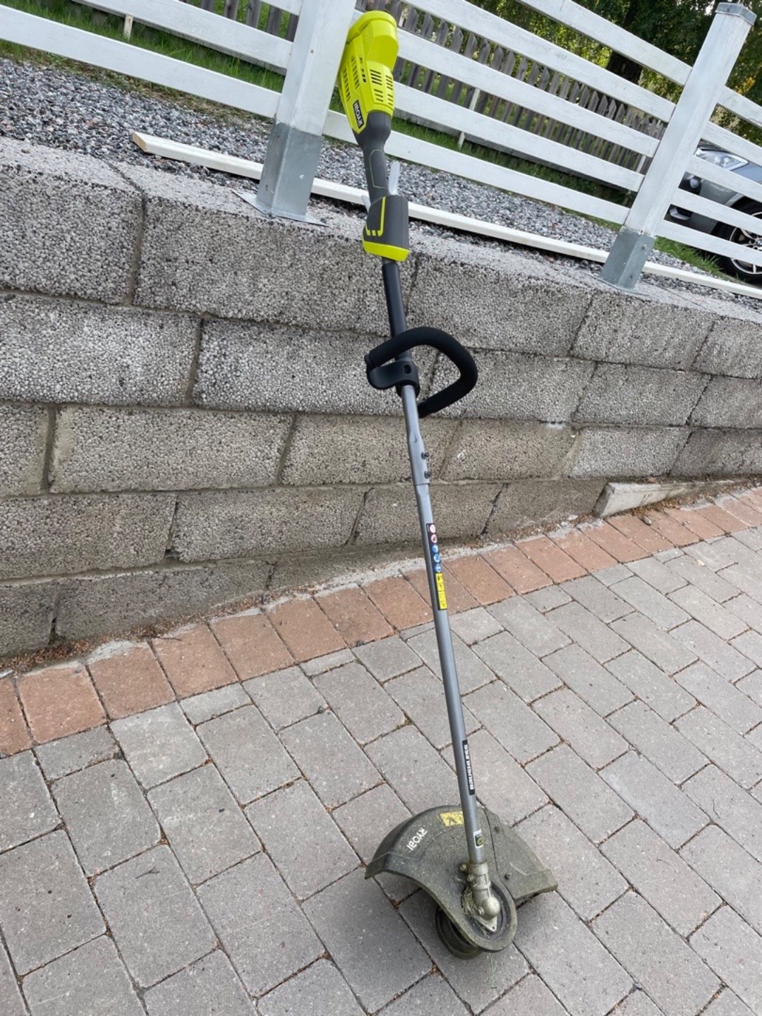 Ryobi grästrimmer batteridrivna 