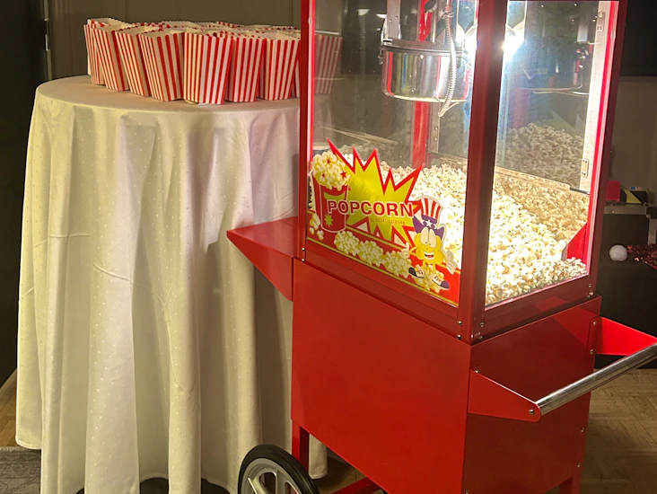 Popcornmaskin med vogn!
