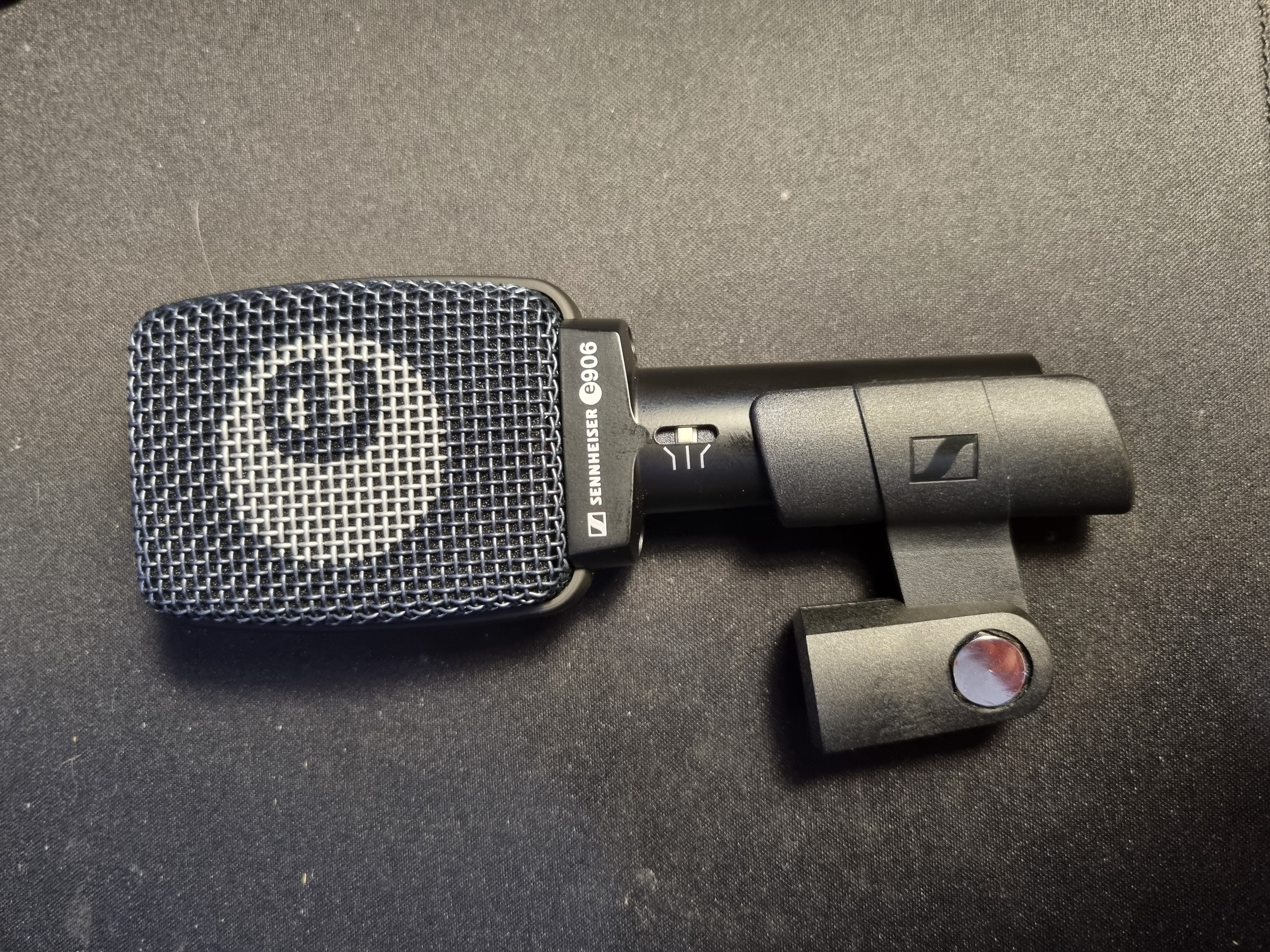Sennheiser e906