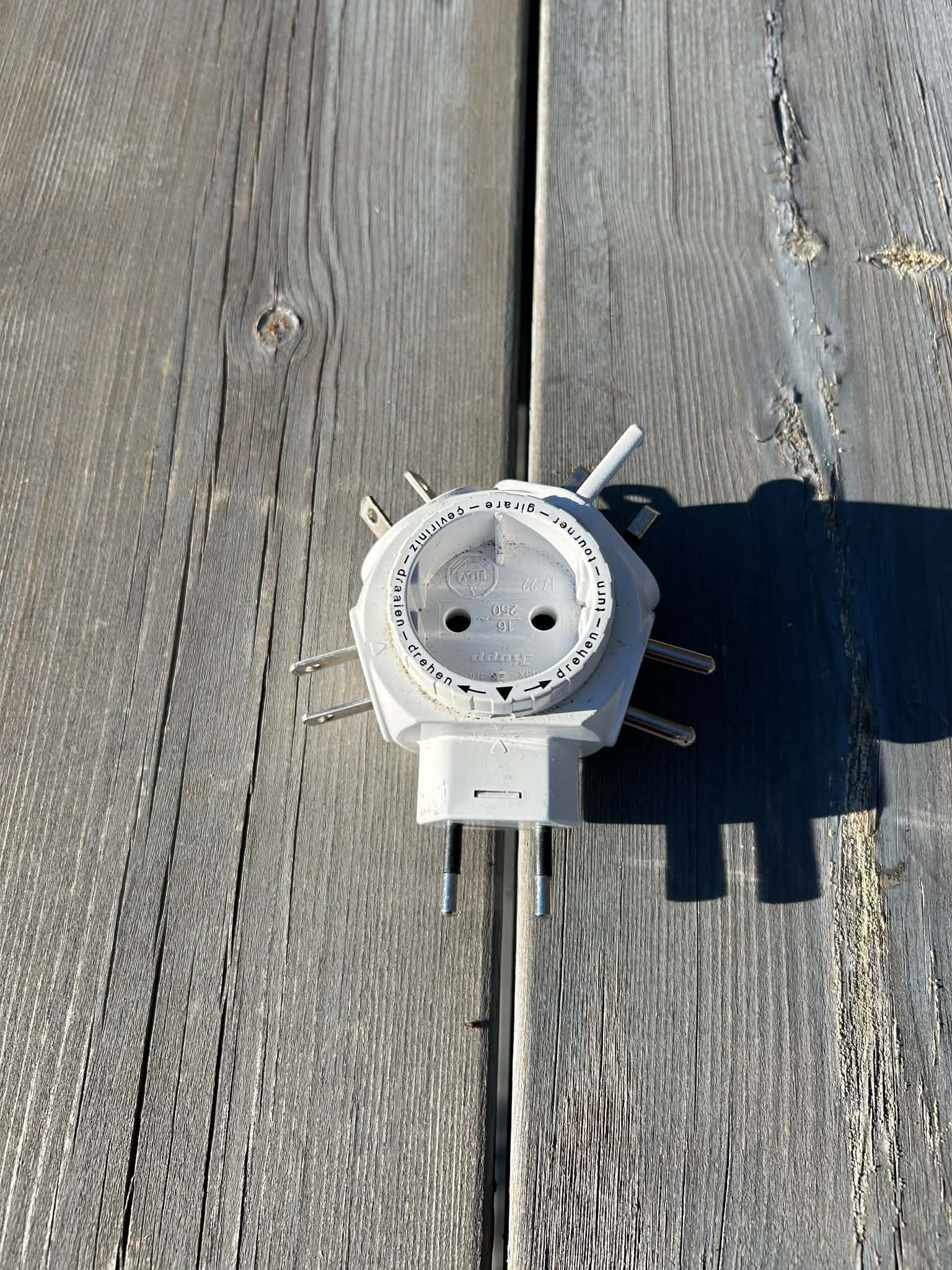 Kopp universal reseadapter / adapter för utlandsresor