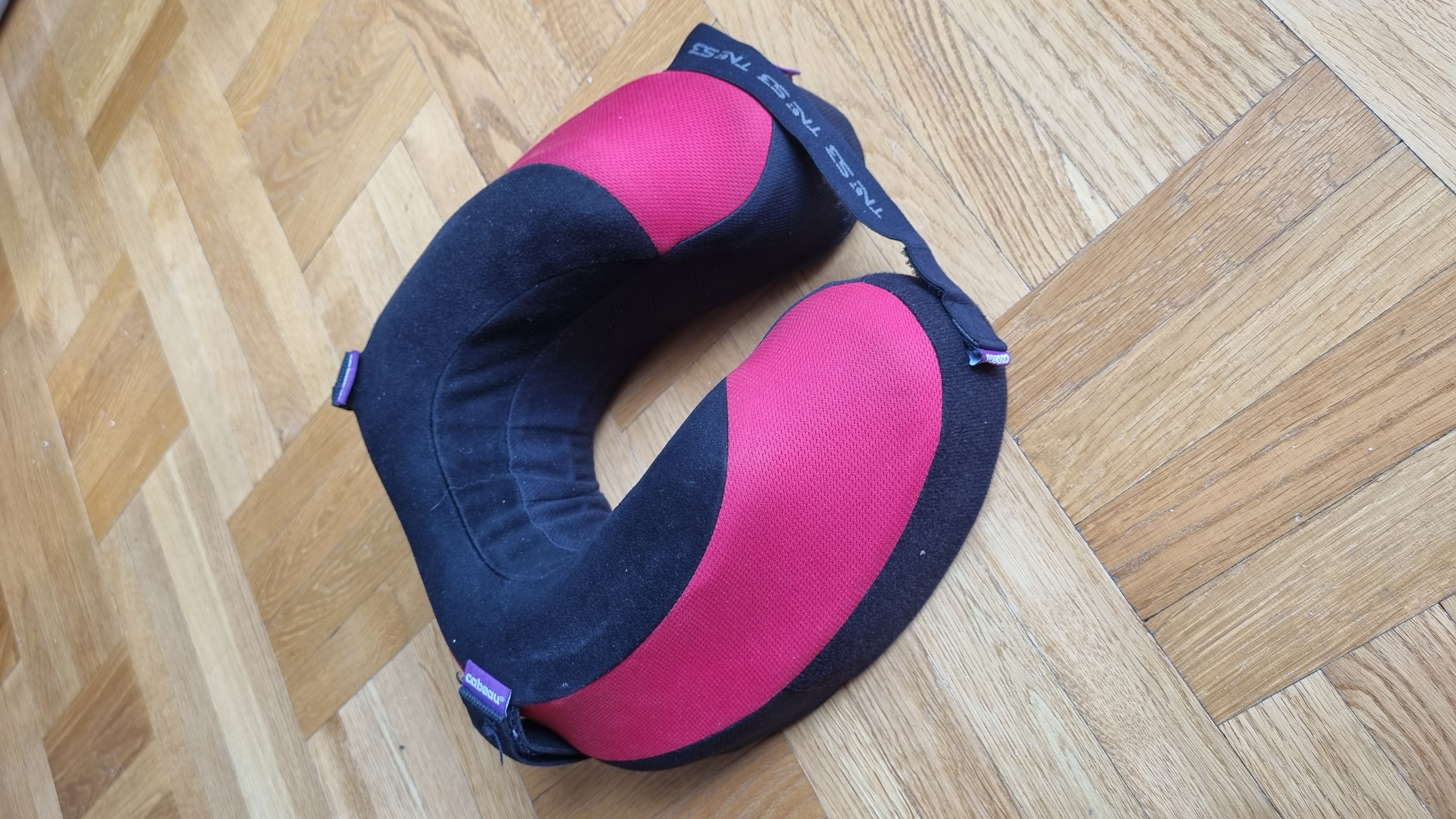 Nackkudde cabeau evolution s3