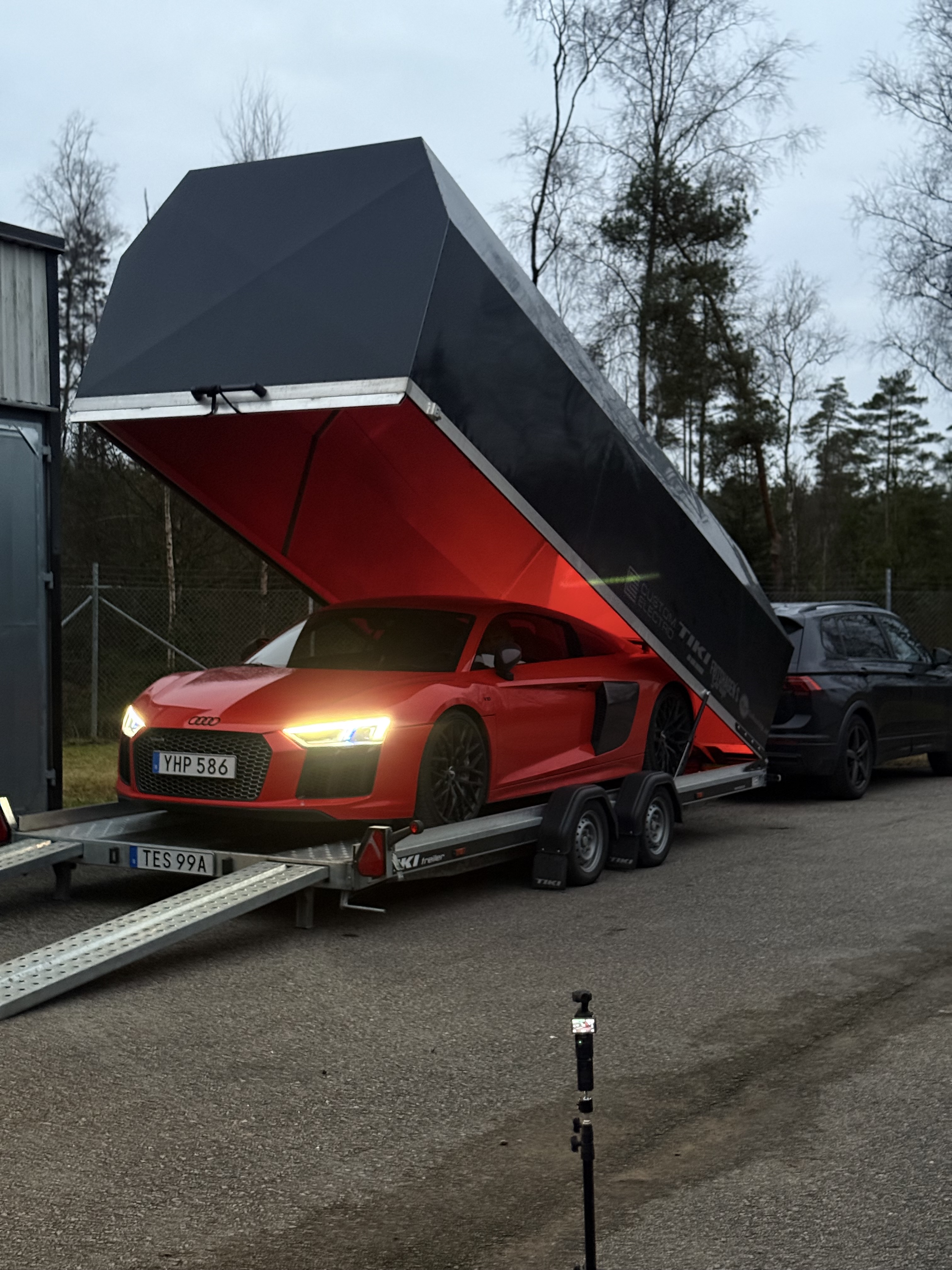 Tiki ap2850-dbr kåpsläp/ biltransport 