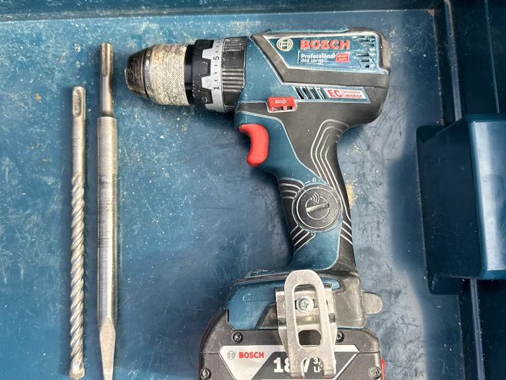 Bosch gsb 18v 60c slagbor/skrutrekker