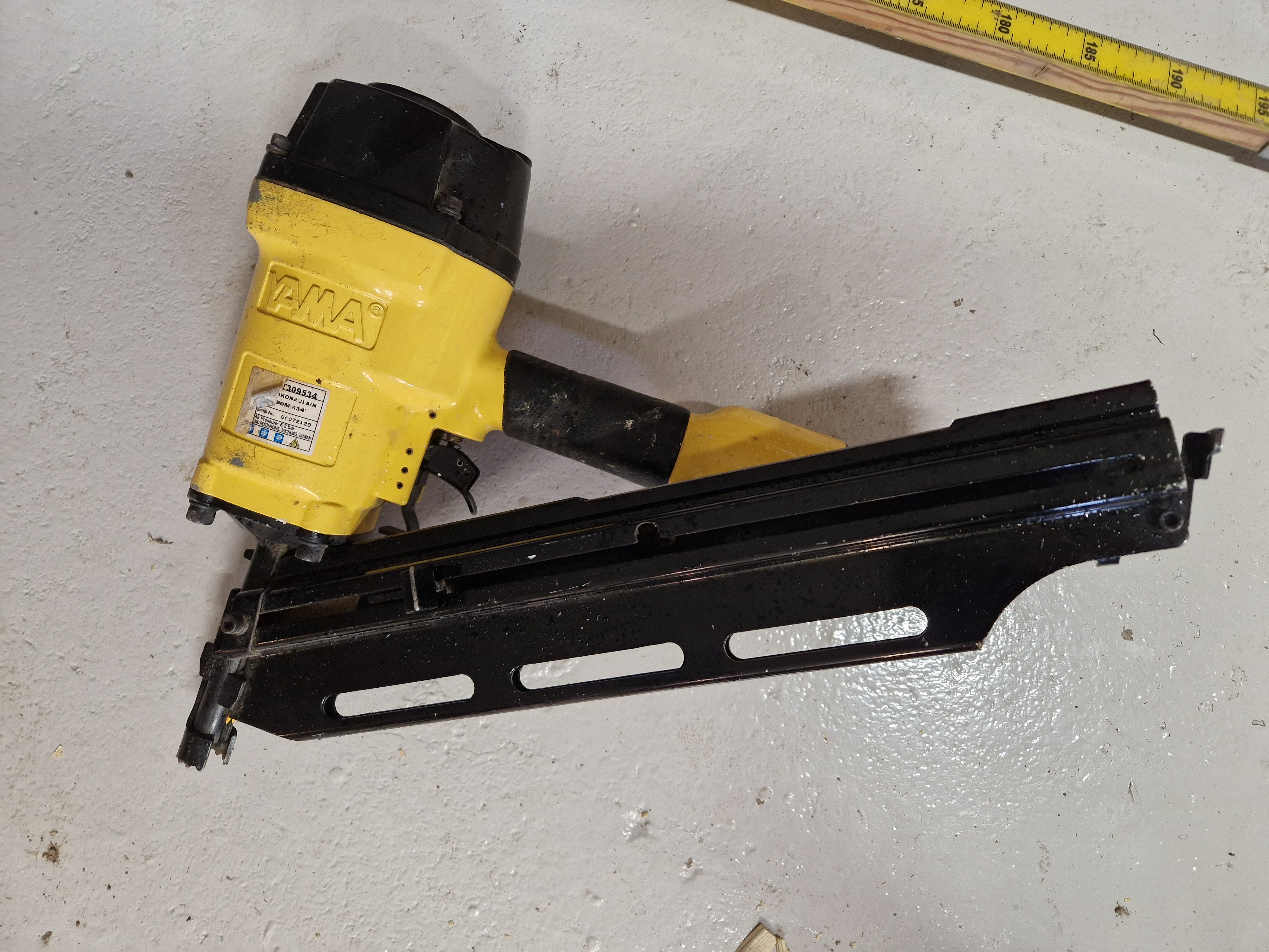 Kraftig spikpistol 