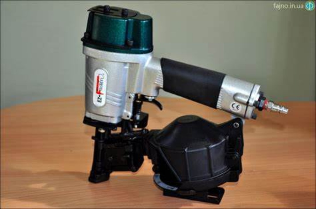 Spikerpistol til papp spiker