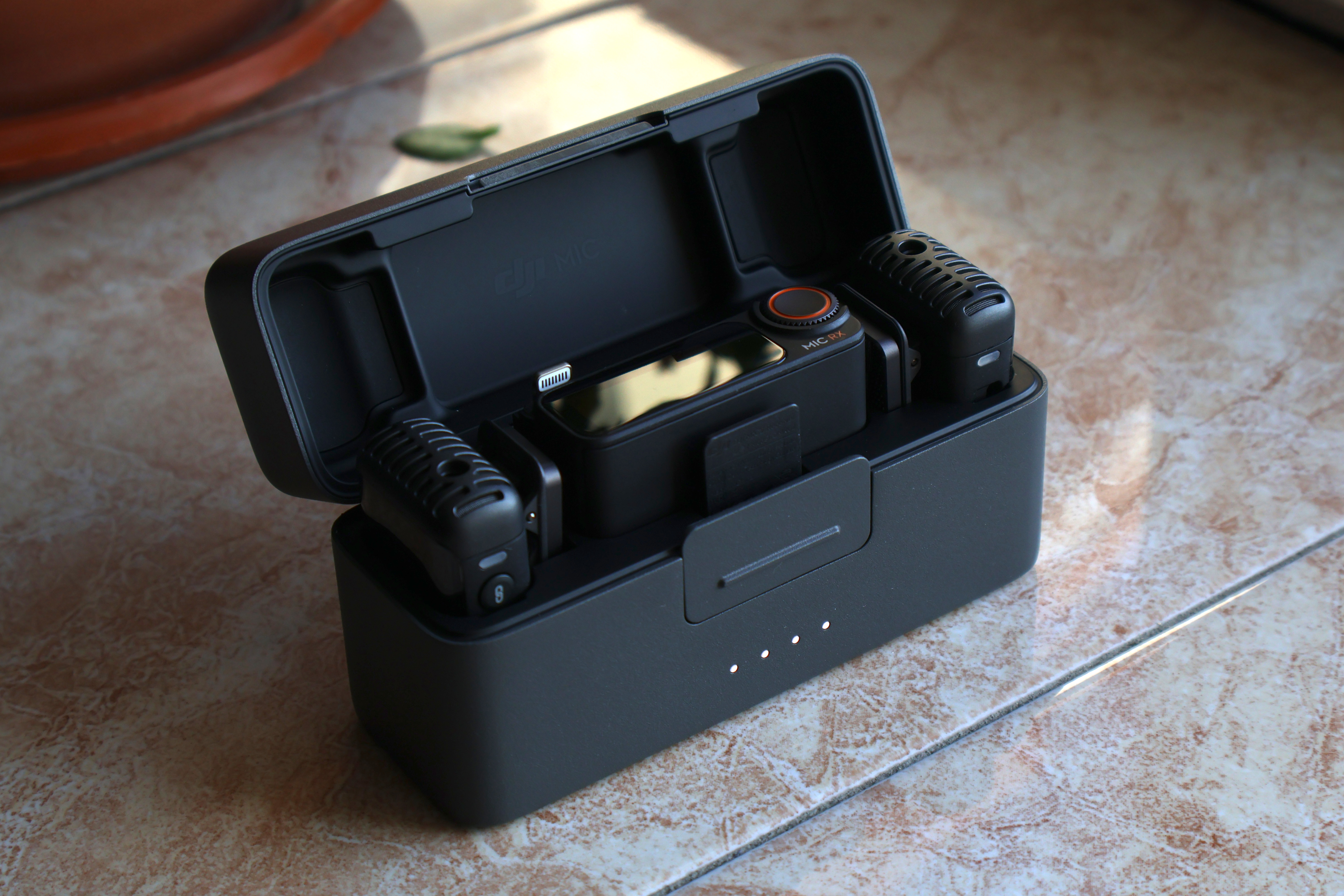 Dji mic 2 (2tx+1rx)  + charging case