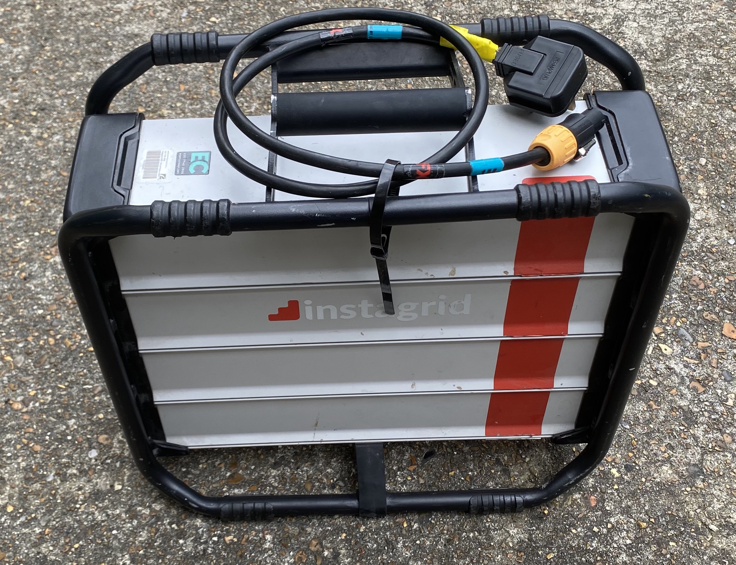 Instagrid one max battery power station 2.1 kwh / 3600 w / 230v - 50 hz ip54+ ac-charging cable