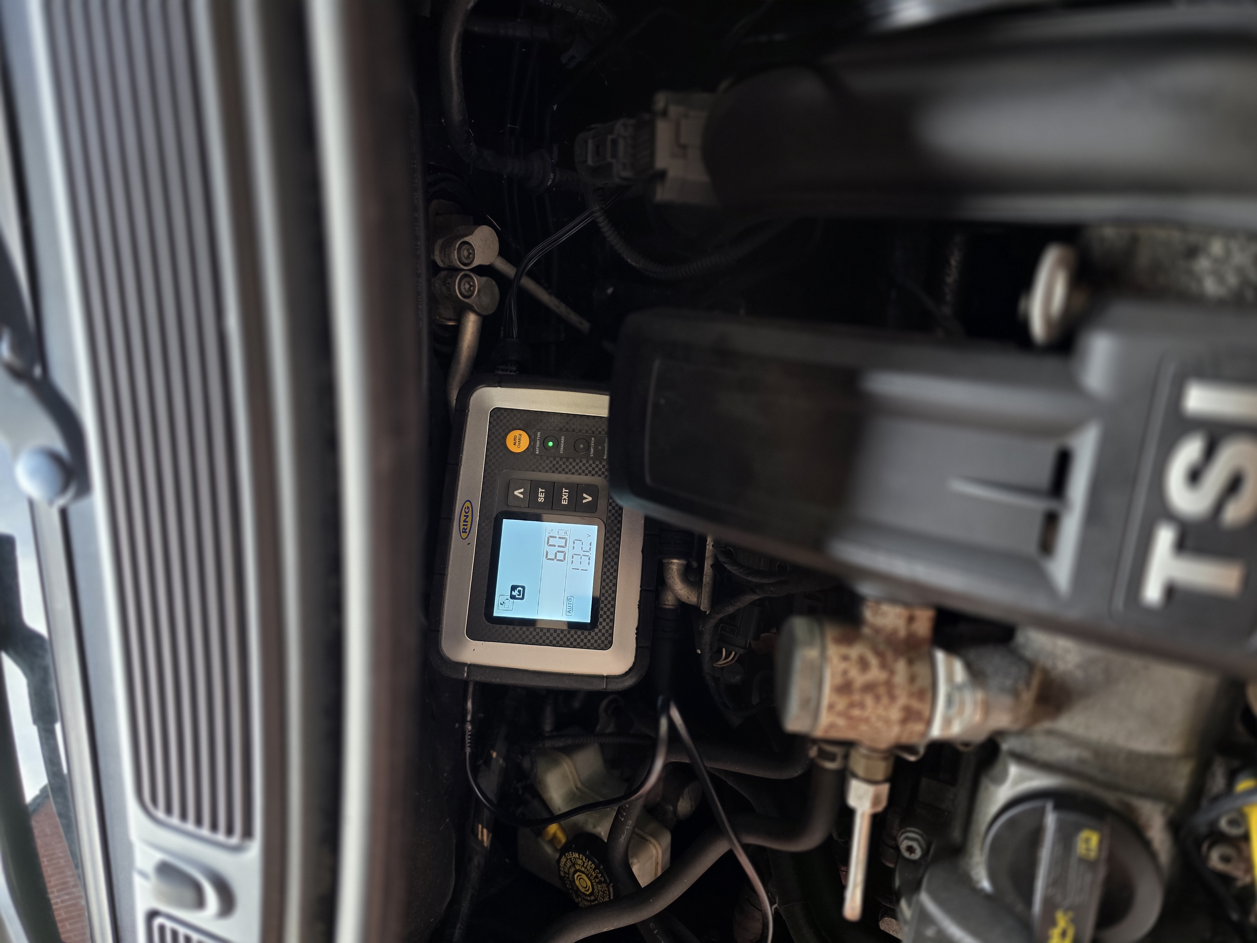 12 volts smart battery charger