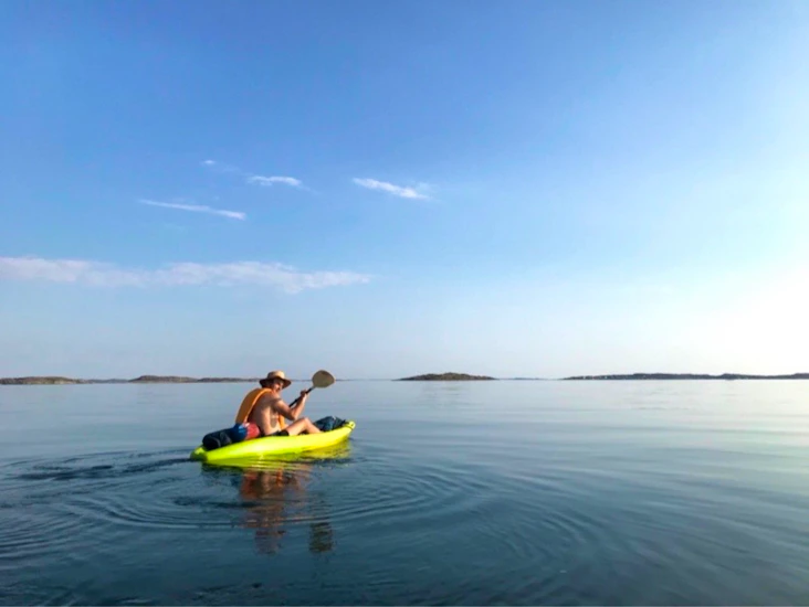 2 st stabila och tåliga sit-on-top kajaker